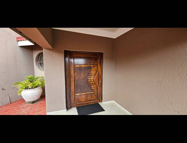 4 BEDROOM HOUSE FOR SALE IN BENDOR
